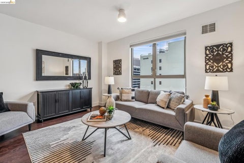 Photo of 438 W Grand Ave Ave #717, Oakland, CA 94612 (MLS # 41151853)