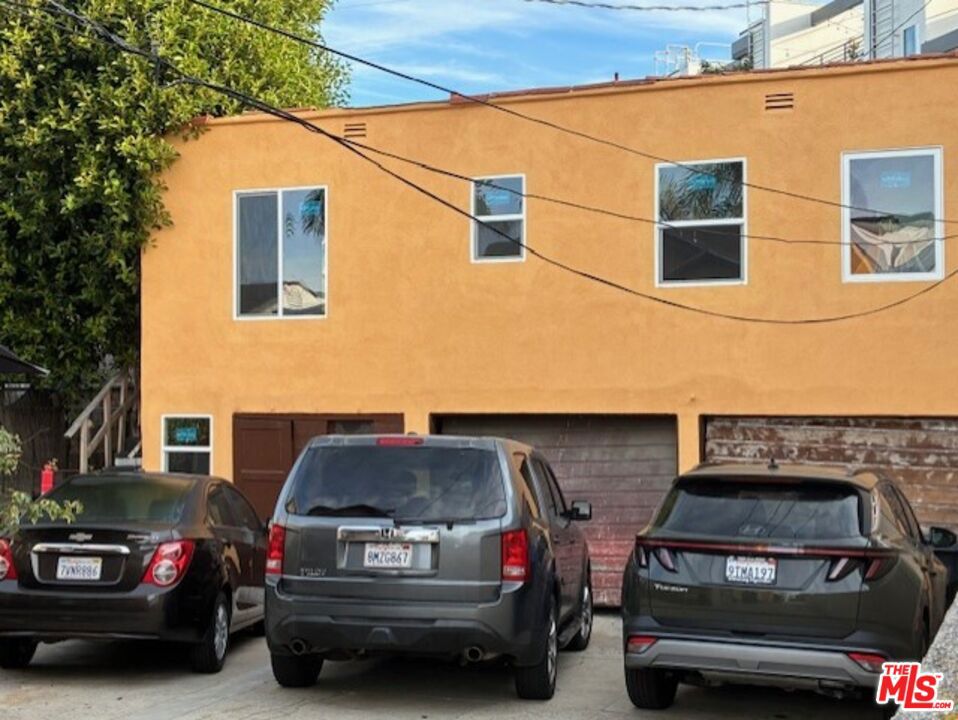 3142 S Halm Avenue