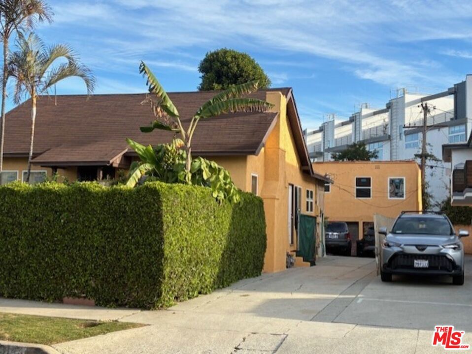 3142 S Halm Avenue