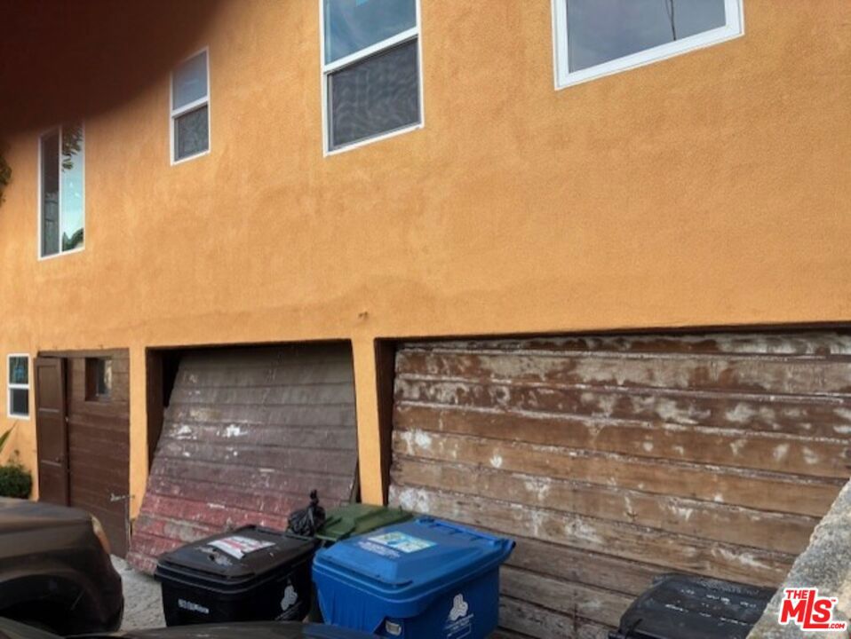 3142 S Halm Avenue