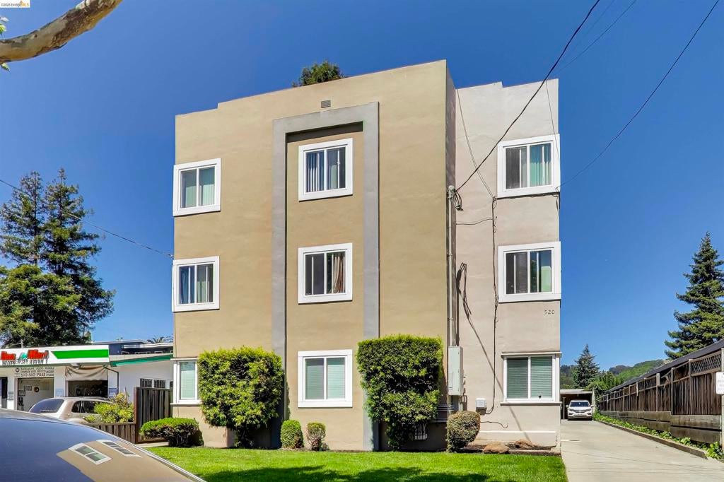 520 Bancroft Ave