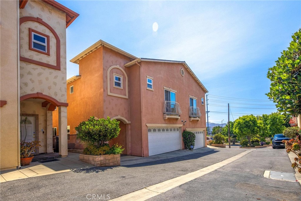 12385 Osborne Street 2