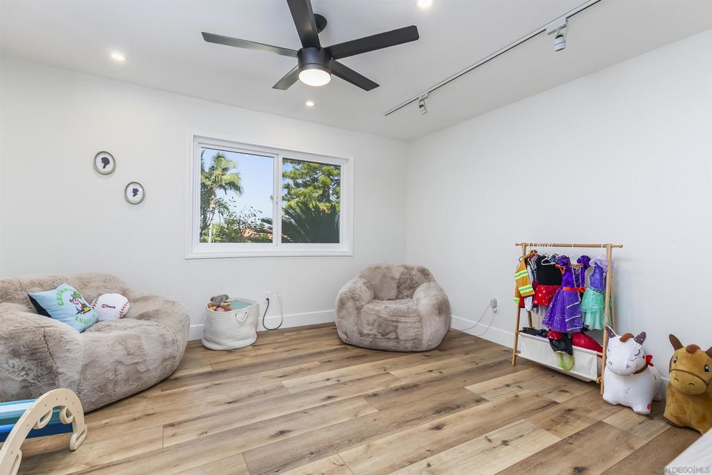 Del Cerro - Residential