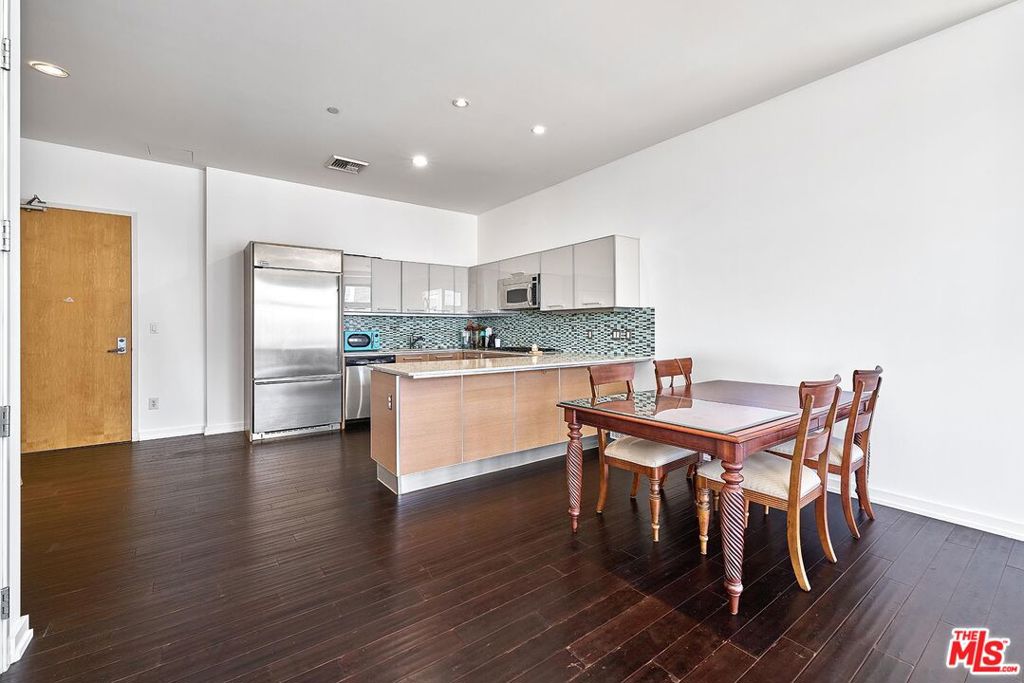 801 S Grand Avenue 2106