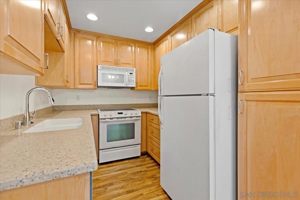 6350 Genesee Ave 220