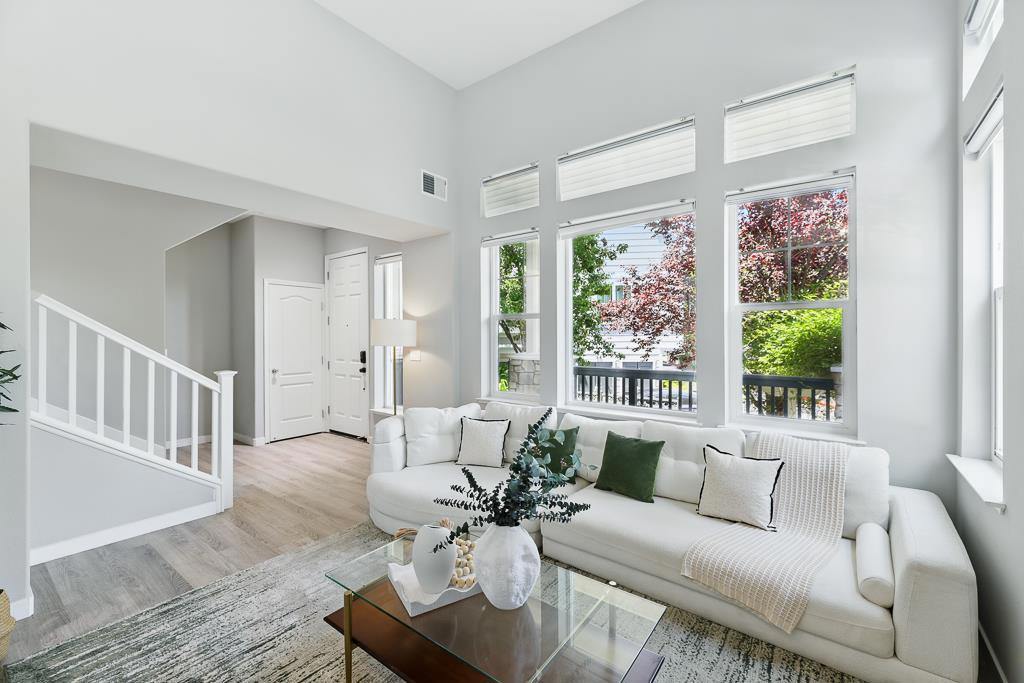 Properties 1 341 Destino Circle