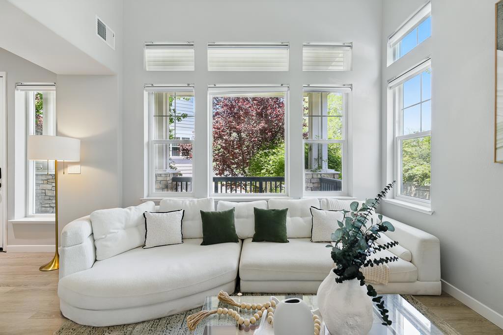 Properties 3 341 Destino Circle