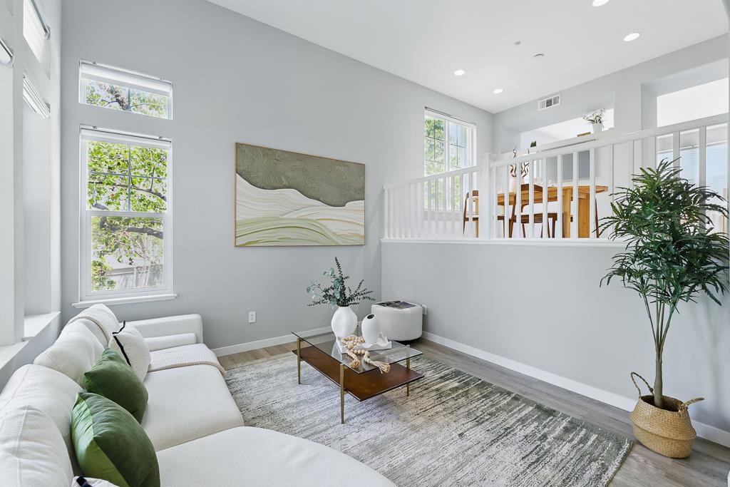 Properties 4 341 Destino Circle