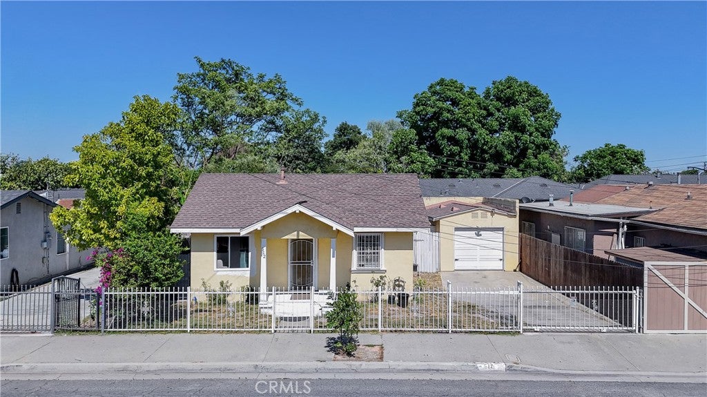 512 S Willowbrook