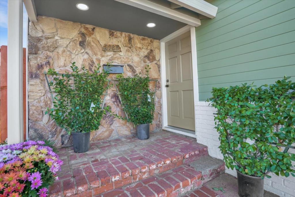 2988 Arundel Way