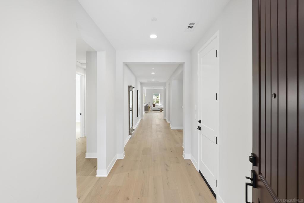 1238 Topanga Dr