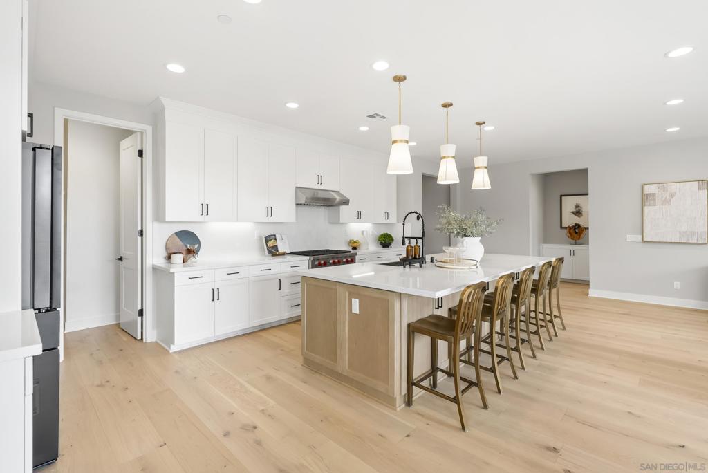1238 Topanga Dr
