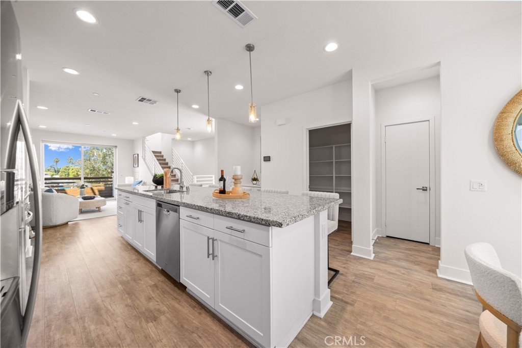 645 W 17th