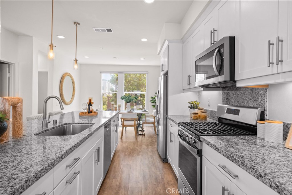 645 W 17th