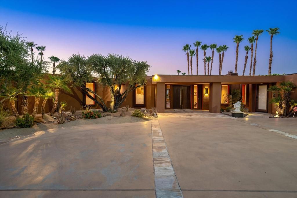 Photo of 70150 Thunderbird Road, Rancho Mirage, CA 92270 (MLS # 219139169DA)