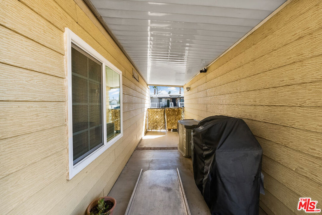 15252 Seneca Road 275