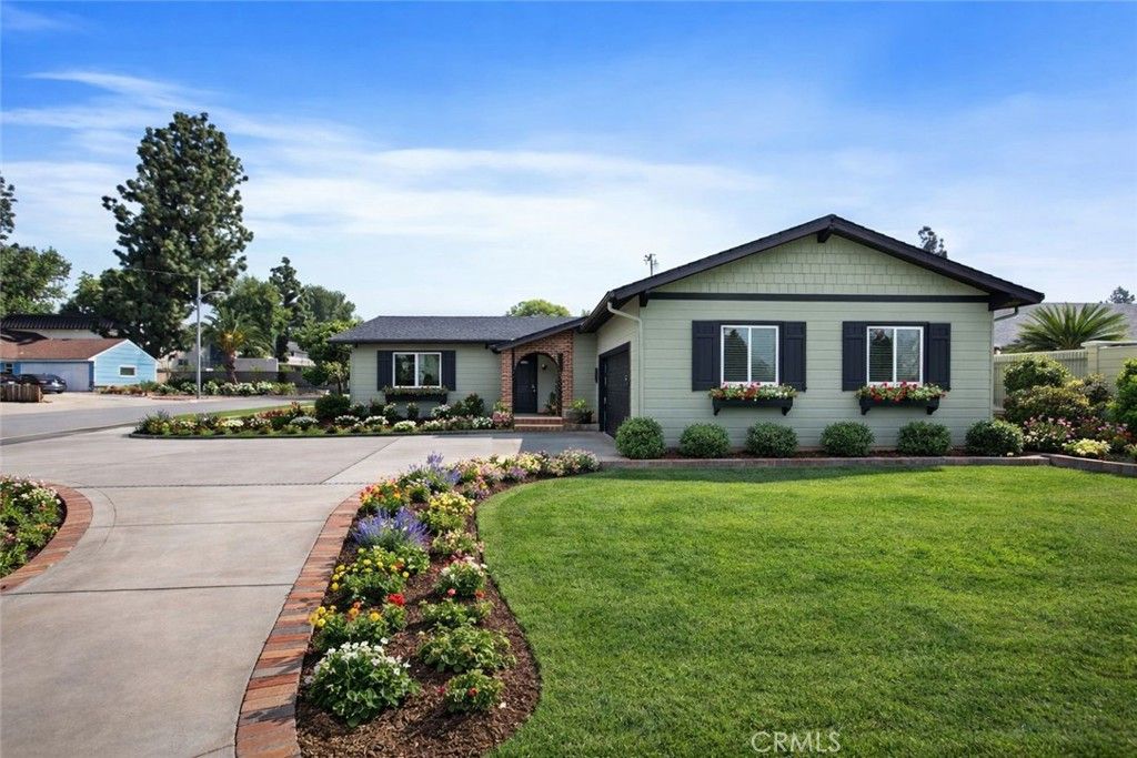 Photo of 1250 N Garsden Ave, Covina, CA 91724 (MLS # CV26054862)