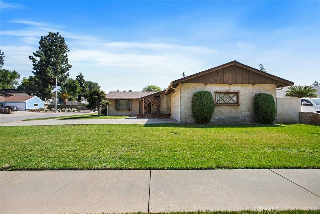 Photo of 1250 N Garsden Ave, Covina, CA 91724 (MLS # CV26054862)