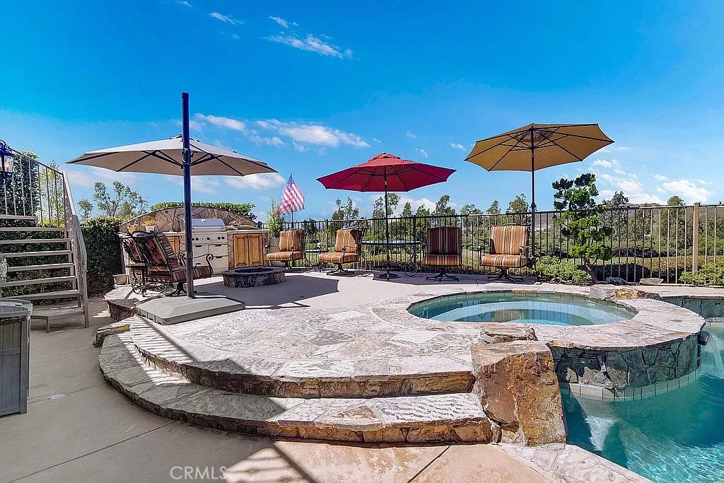 430 Camino Bandera