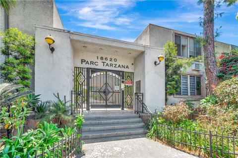Photo of 18620 Hatteras Street #247, Tarzana, CA 91356 (MLS # SR26101173)