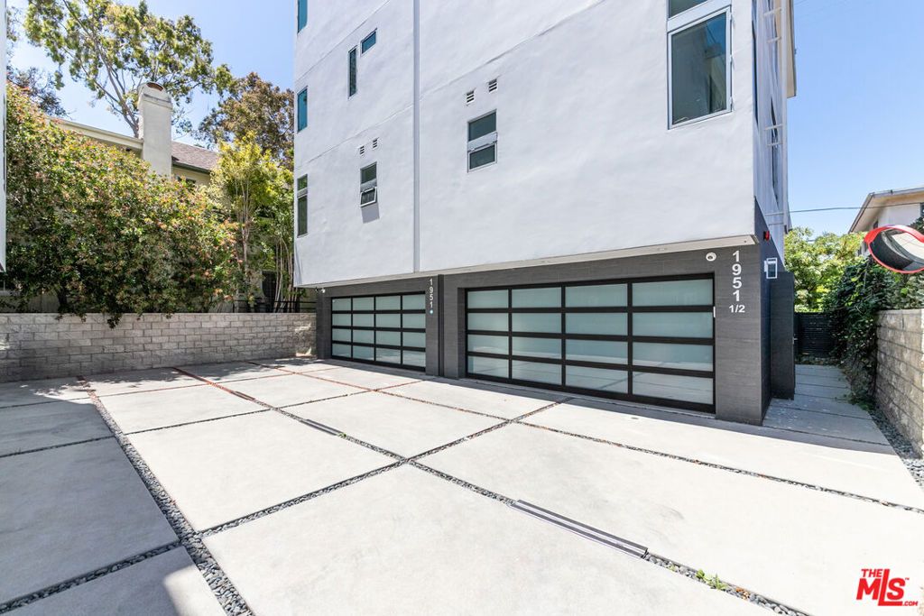 Photo of 1951 Manning Avenue, Los Angeles, CA 90025 (MLS # 25563749)