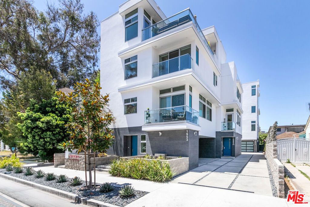 Photo of 1951 Manning Avenue, Los Angeles, CA 90025 (MLS # 25563749)