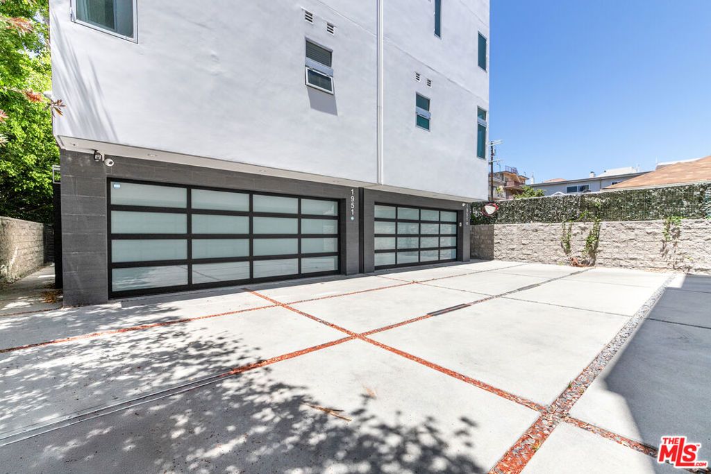 Photo of 1951 Manning Avenue, Los Angeles, CA 90025 (MLS # 25563749)