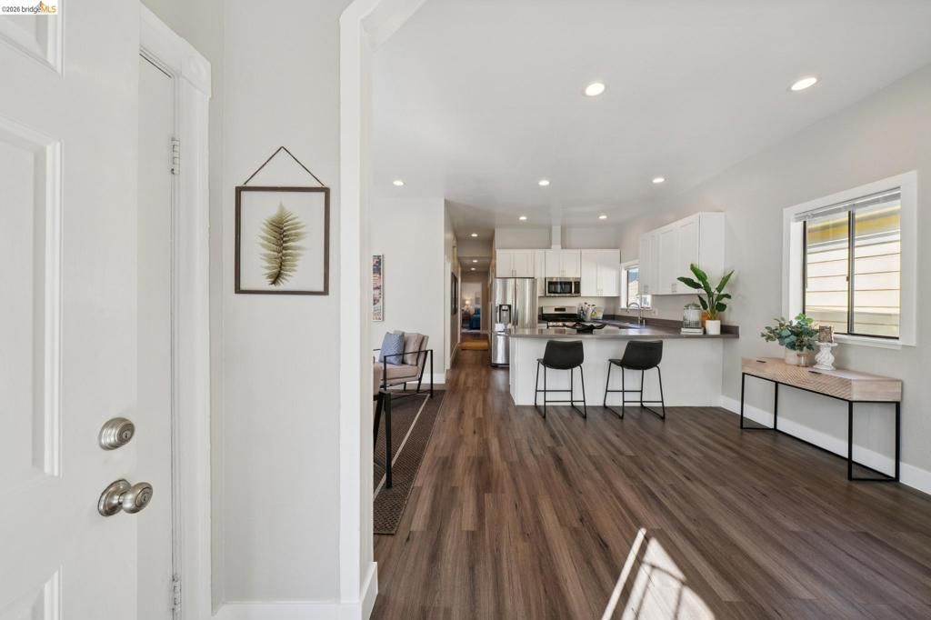 Photo of 1944 E 20Th St St, Oakland, CA 94606 (MLS # 41131549)