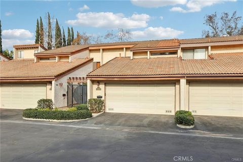 Photo of 3213 La Encina Way #28, Pasadena, CA 91107 (MLS # AR26043614)