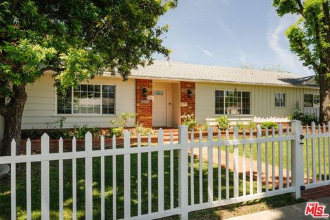 Photo of 5357 Bevis Avenue, Sherman Oaks, CA 91411 (MLS # 26822867)