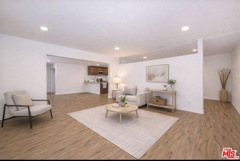 Photo of 18530 Hatteras Street #130, Tarzana, CA 91356 (MLS # 25629673)