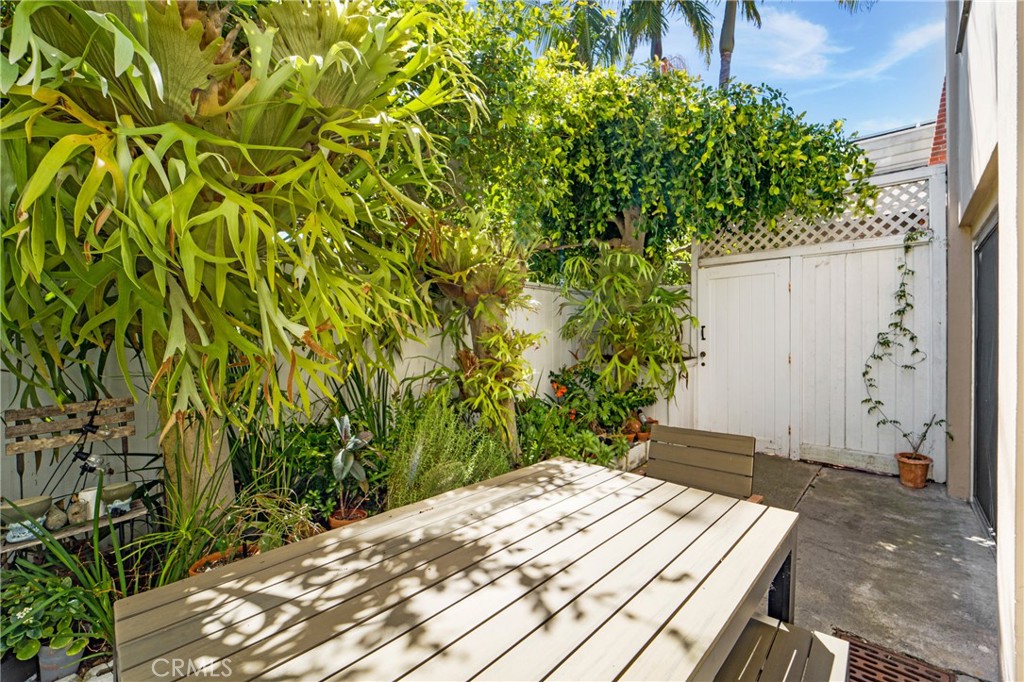 1163 Glenneyre Street