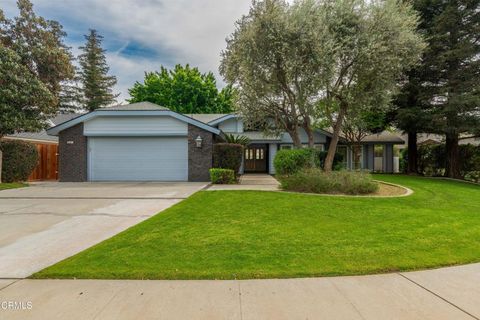 Photo of 9501 Greenhaven Court, Bakersfield, CA 93311 (MLS # V1-35773)
