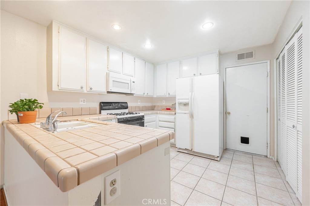 Valencia Glen (VLGL) - Residential