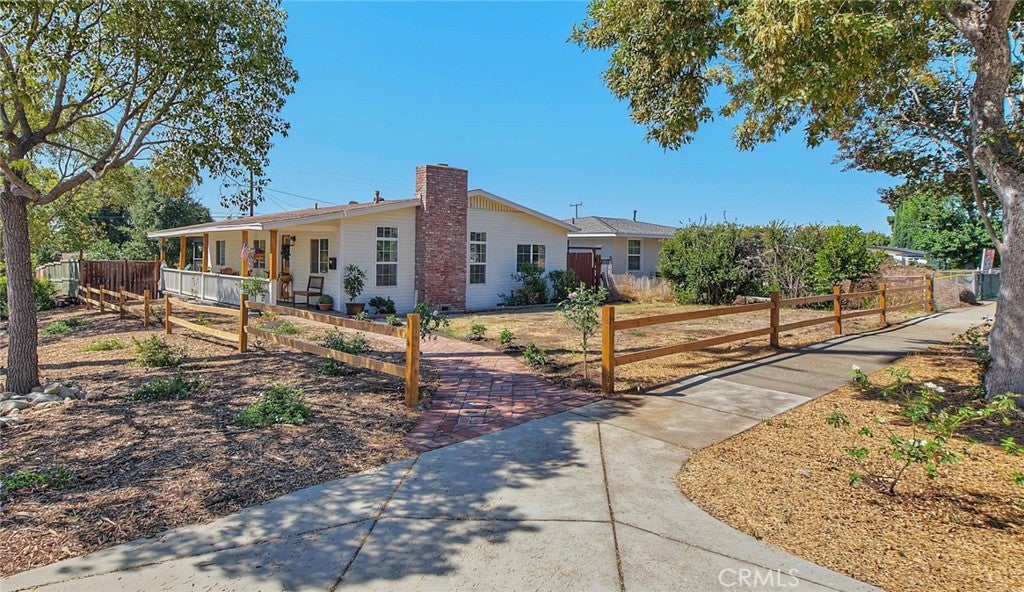 321 N Cataract