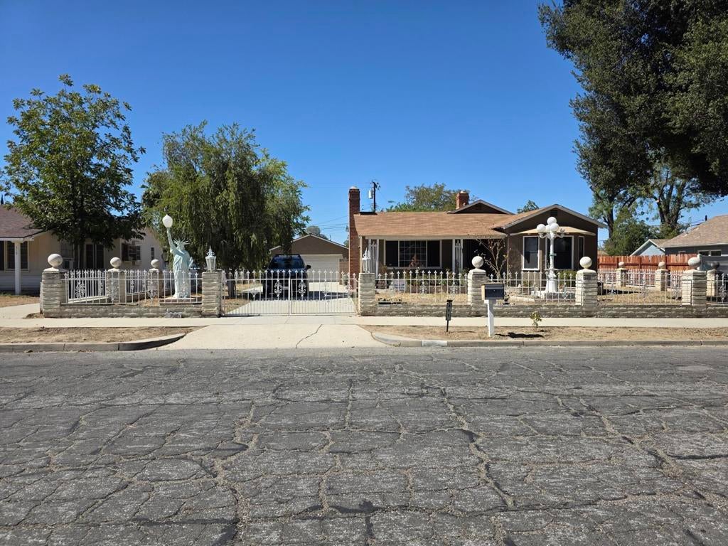 311 S Carmalita Street
