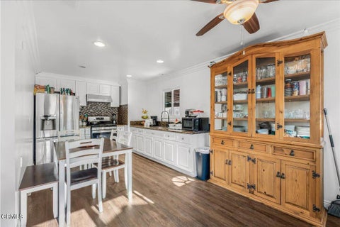Tiny photo for 1844 Macarthur Place, Oxnard, CA 93033 (MLS # V1-38334)