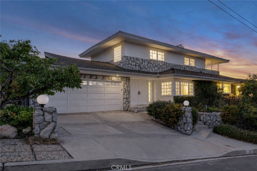 3461 Alginet DR