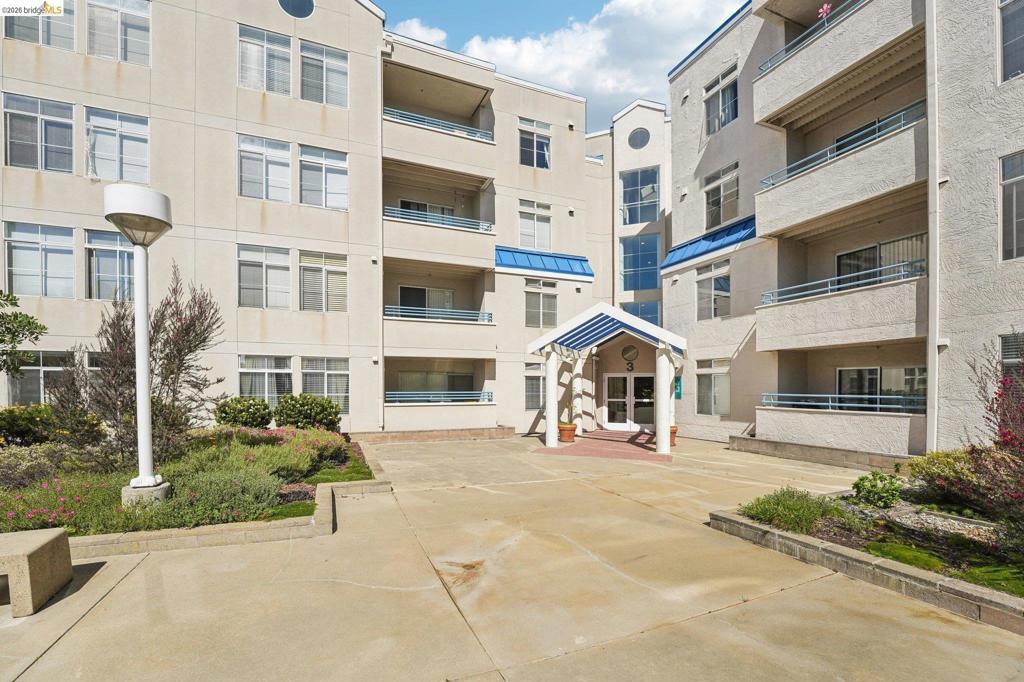 535 Pierce St 3216
