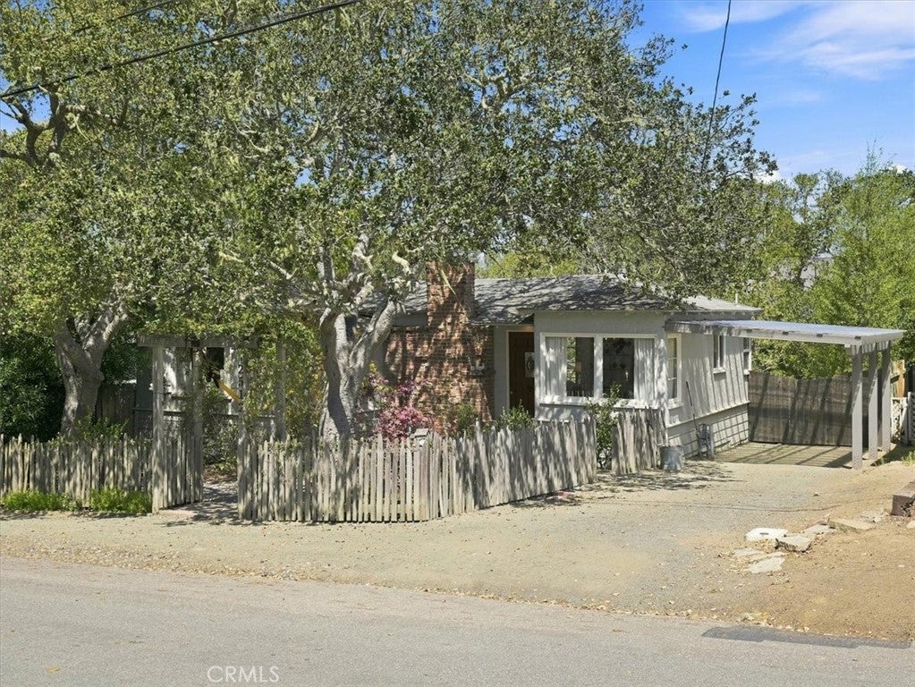 2512 Pineridge