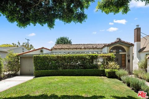 Photo of 2216 Hill Street, Santa Monica, CA 90405 (MLS # 26653037)