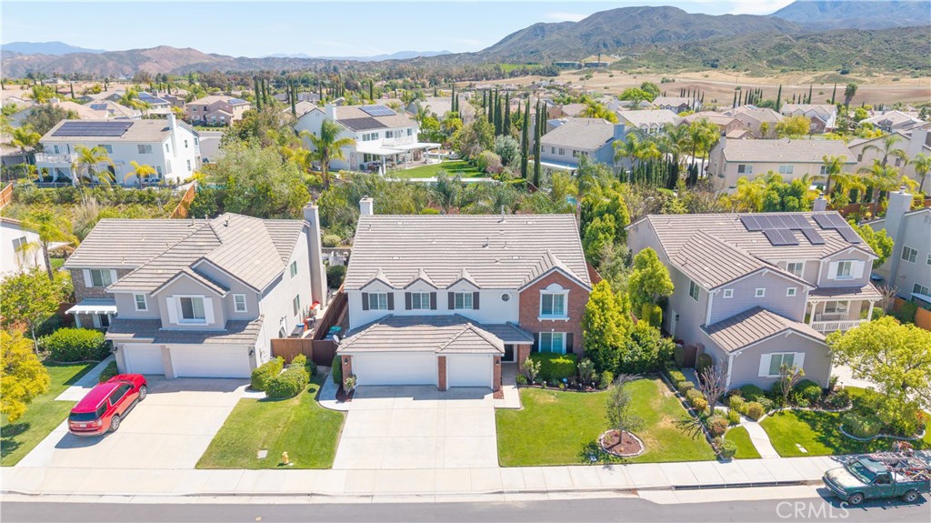 45000 Vine Cliff