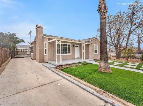 138 E Peck Lake Elsinore CA 92530