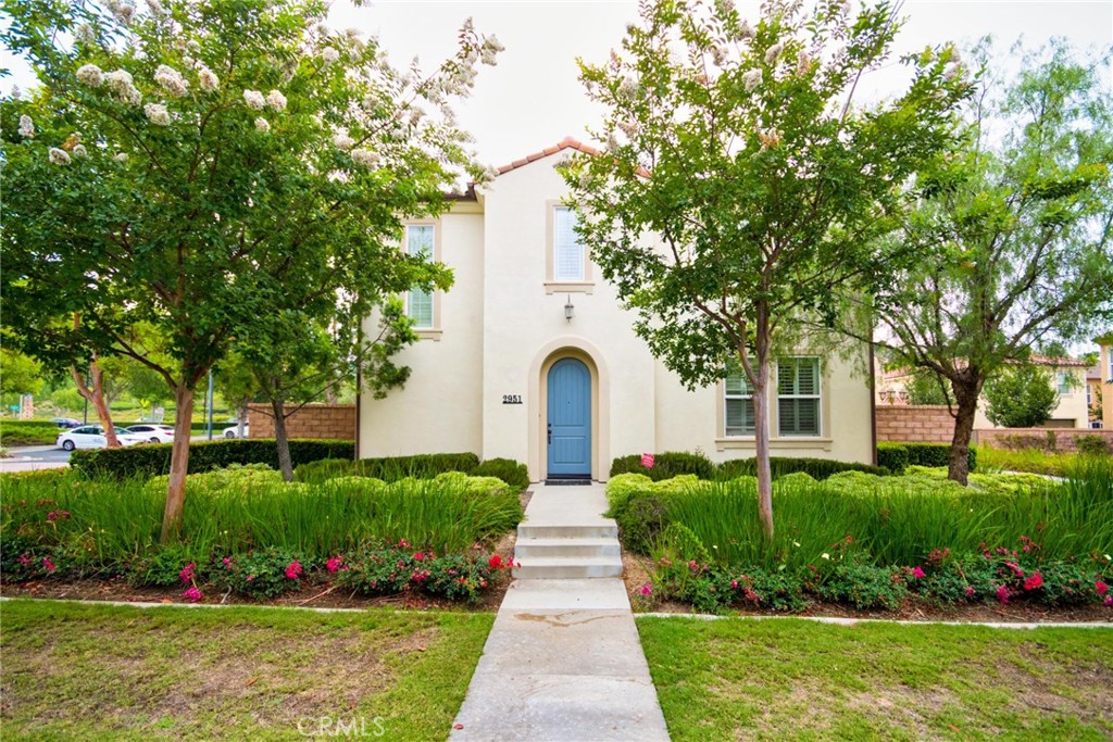 This beautiful home features four bedrooms—one conveniently located downstairs and three upstairs. The spacious master suite offers a walk-in closet, separate tub, and shower. Upgraded flooring runs throughout the entire home, adding to its elegance.
Located within walking distance to a large greenbelt and the prestigious community clubhouse, you’ll enjoy access to resort-style amenities, including a recreation center with an Olympic-size pool, a children’s pool, picnic areas, and BBQ facilities.
No showing until 8/26/2025.
To apply, please visit www.rentspree.com to complete the rental application, credit check, and background screening.
https://apply.link/3Ynbz9x