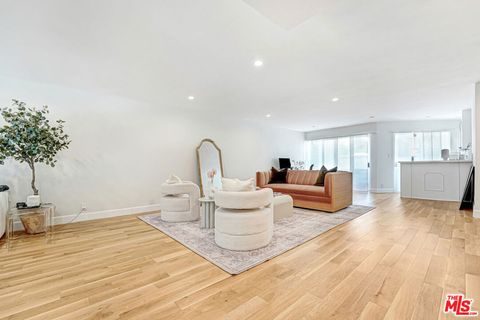 Photo of 339 N Oakhurst Drive #404, Beverly Hills, CA 90210 (MLS # 25627927)