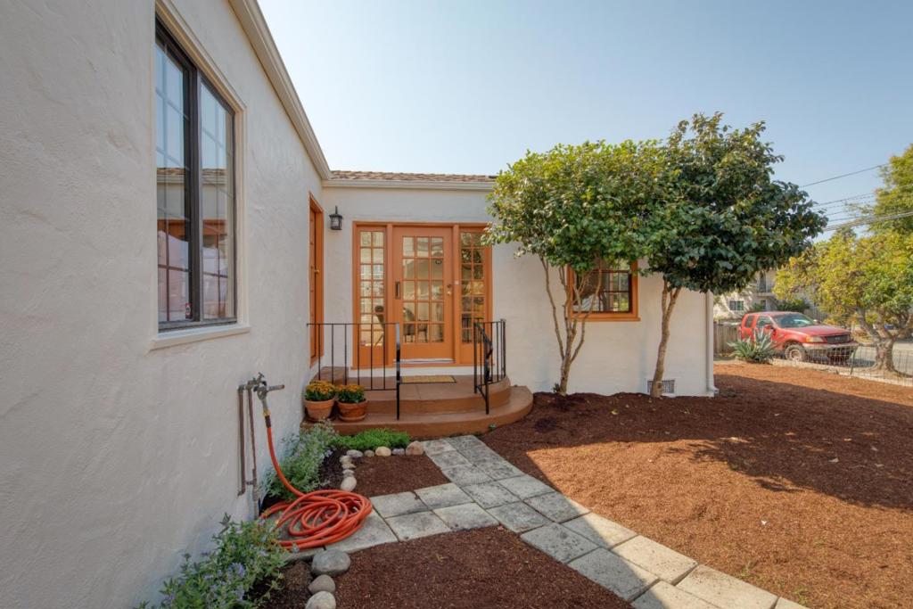 1118 Seabright Avenue