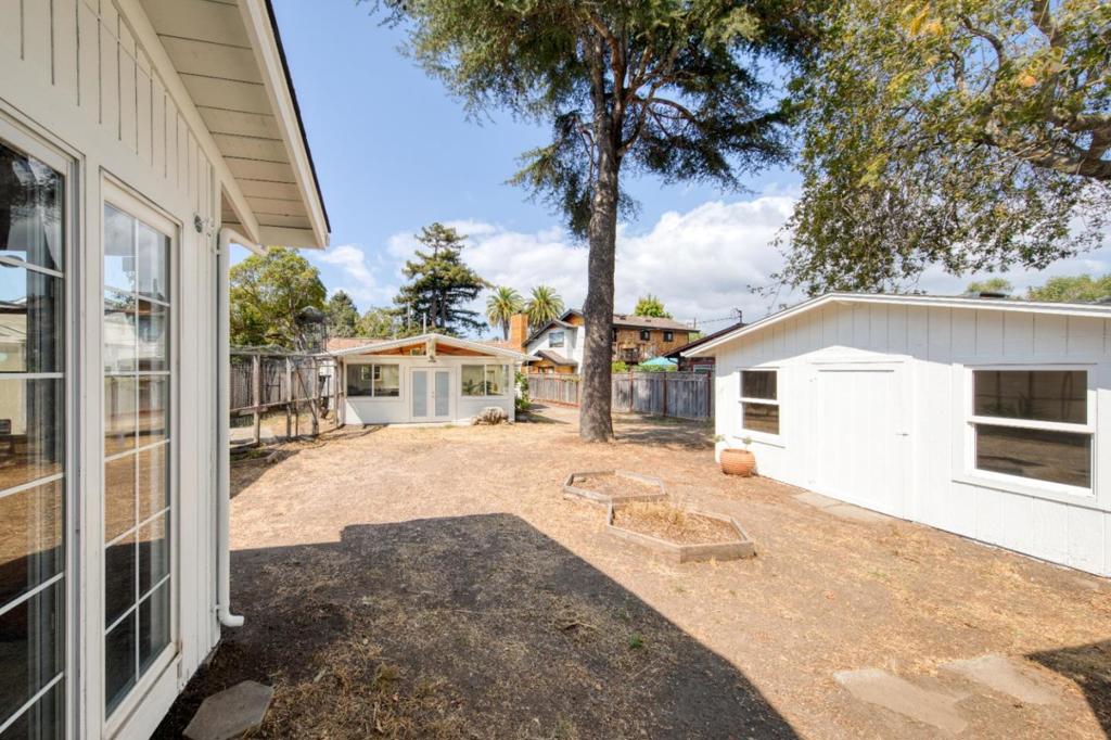 1118 Seabright Avenue