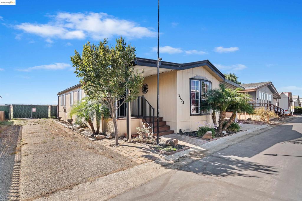 3752 Porter Cir