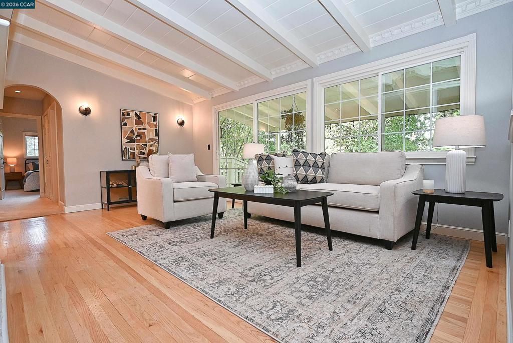 Photo of 15 Vista Hermosa, Walnut Creek, CA 94597 (MLS # 41131172)