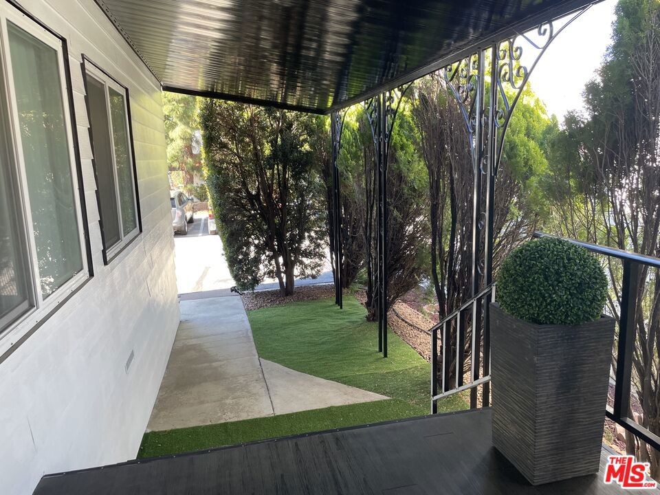 1150 Ventura Boulevard 62